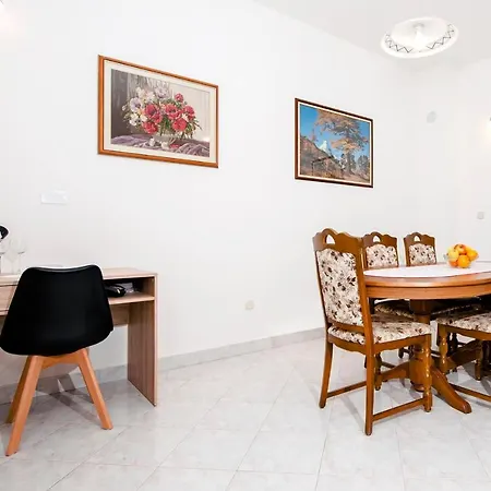 Andrea Apartment