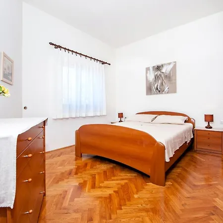 Apartment Andrea *